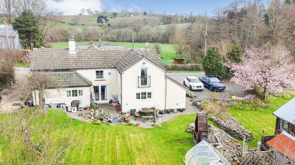 Llanfair Caereinion, Welshpool photo 26