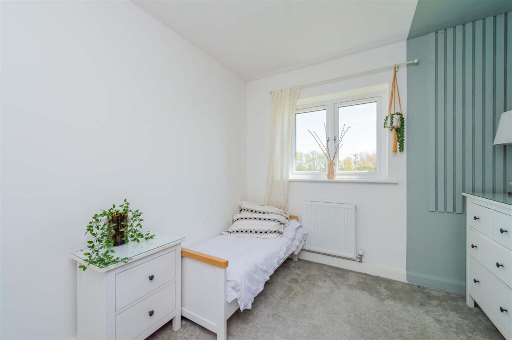 Charnley Close, Park Hall, Oswestry photo 24