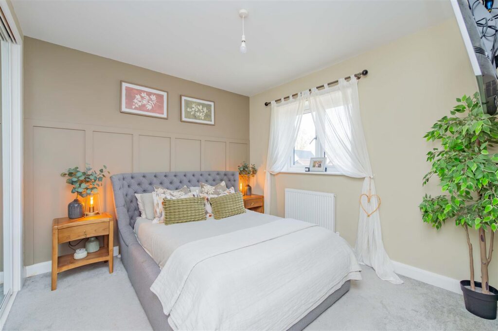 Charnley Close, Park Hall, Oswestry photo 16