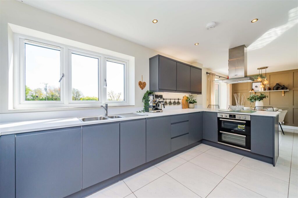 Charnley Close, Park Hall, Oswestry photo 11