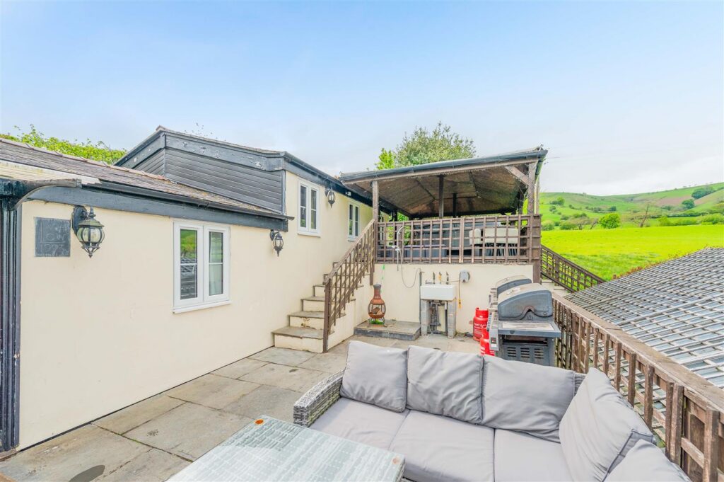 Cymdu, Llanrhaeadr Ym Mochnant photo 30