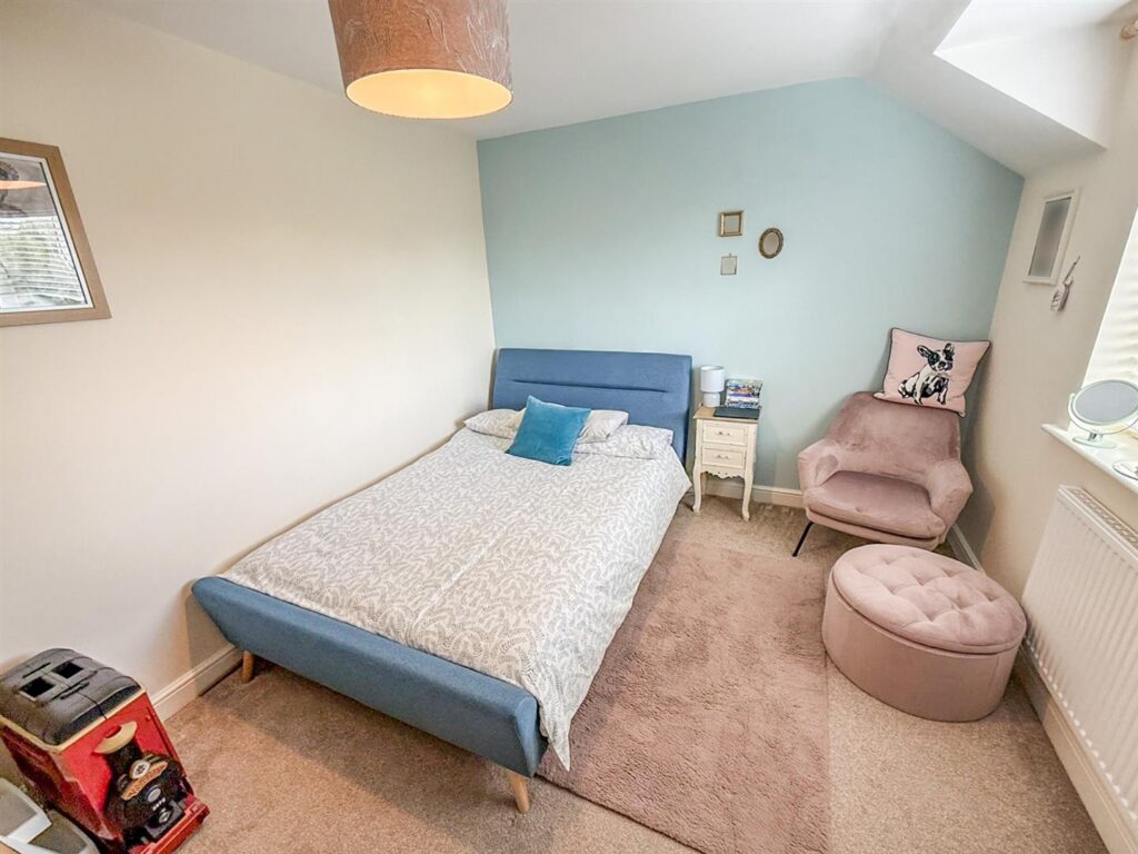 Hengoed photo 19