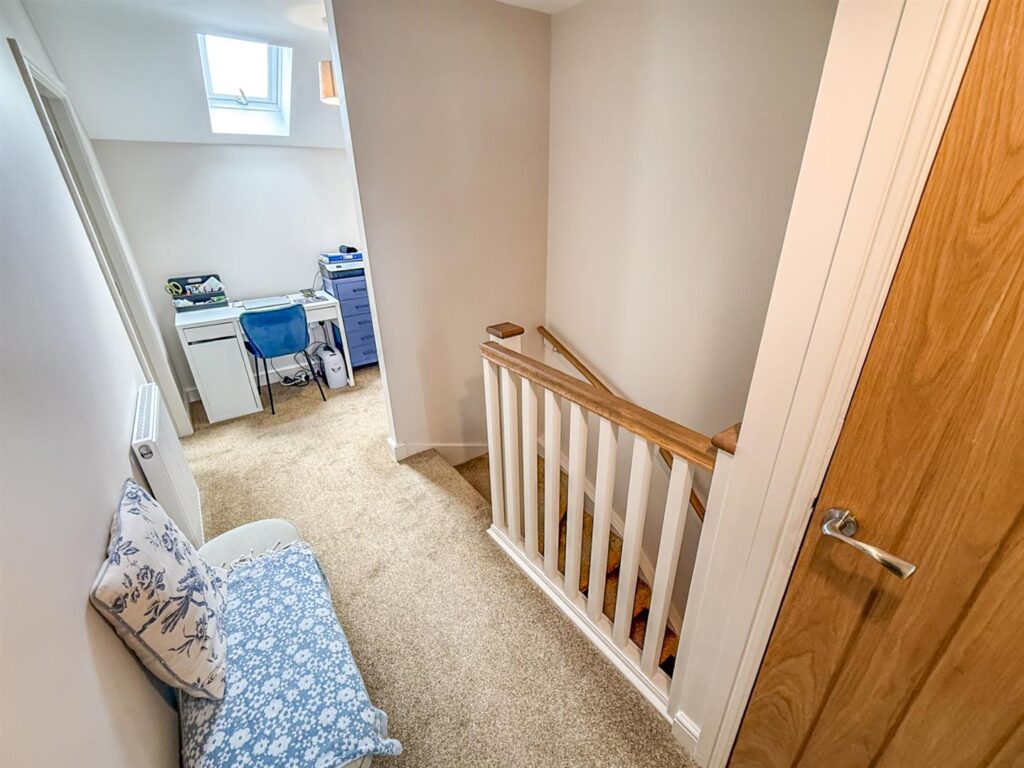 Hengoed photo 14