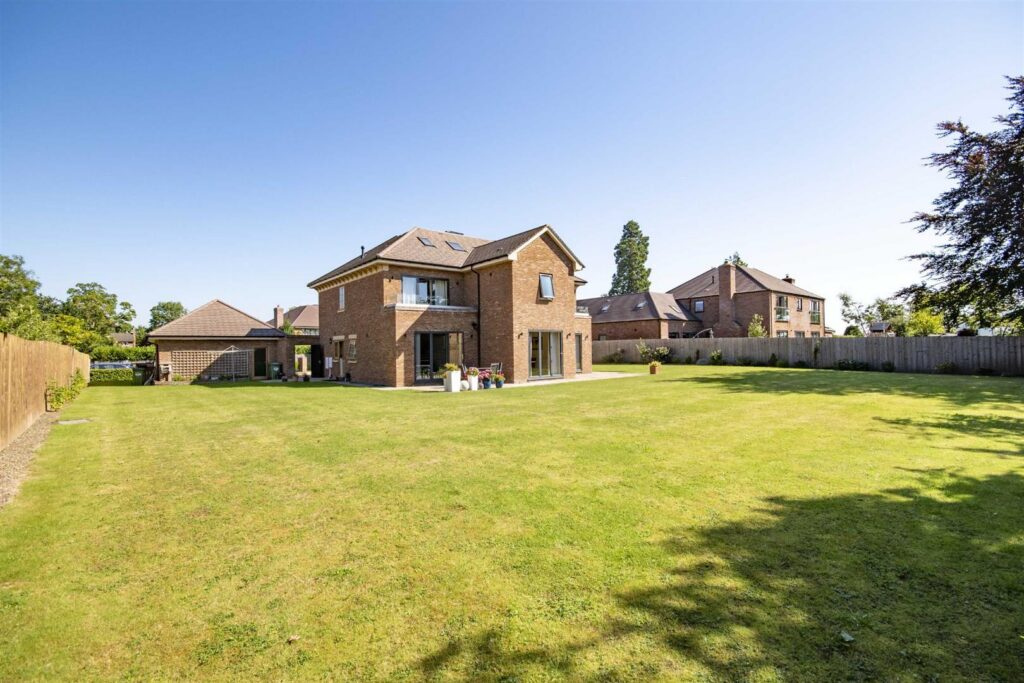 Off Morda Road, Oswestry photo 29