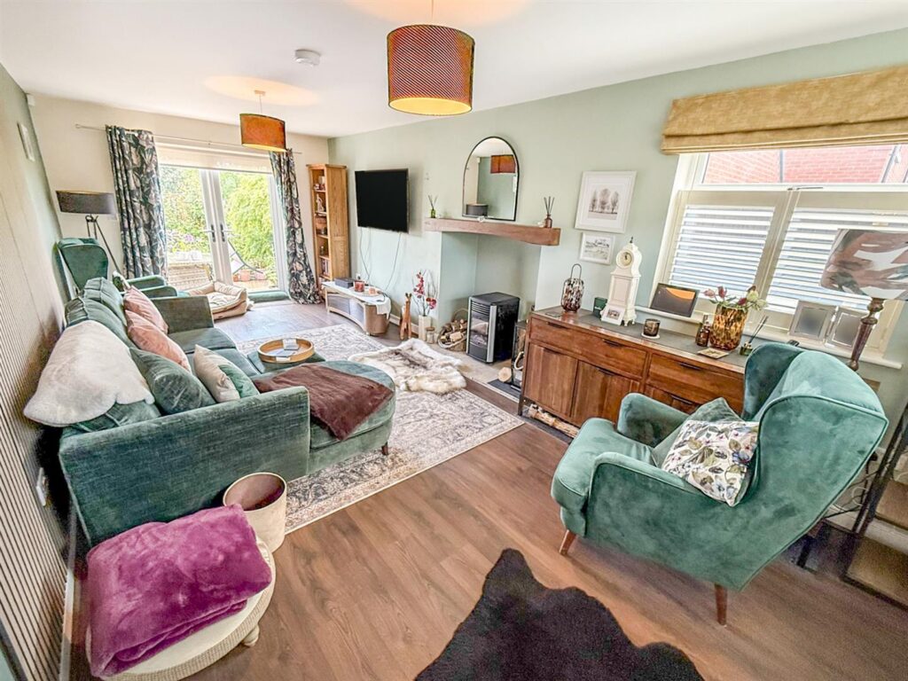 Hengoed photo 11