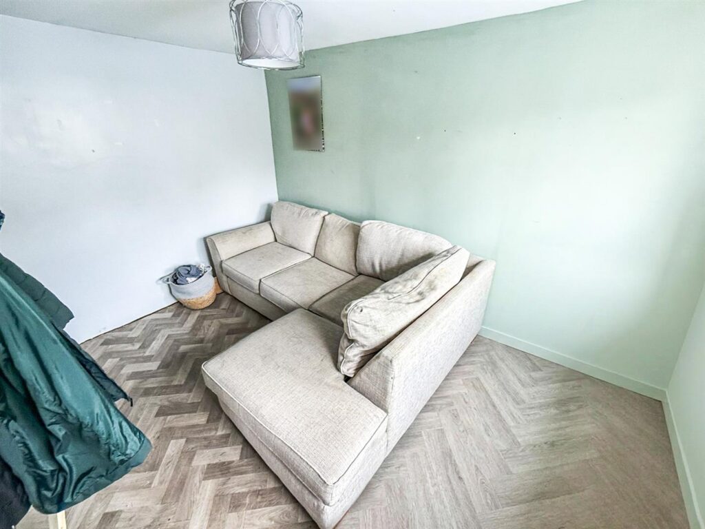 Hawthorn Grove, Oswestry photo 10
