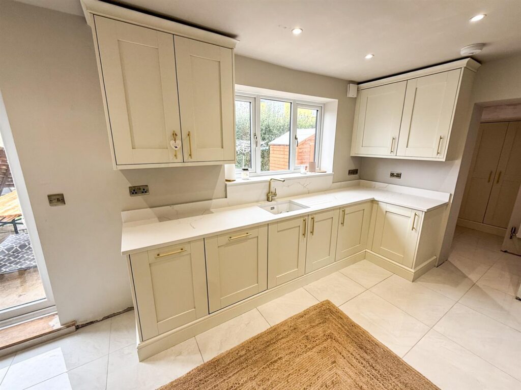 Hawthorn Grove, Oswestry photo 5