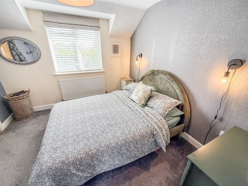 Hengoed photo 15