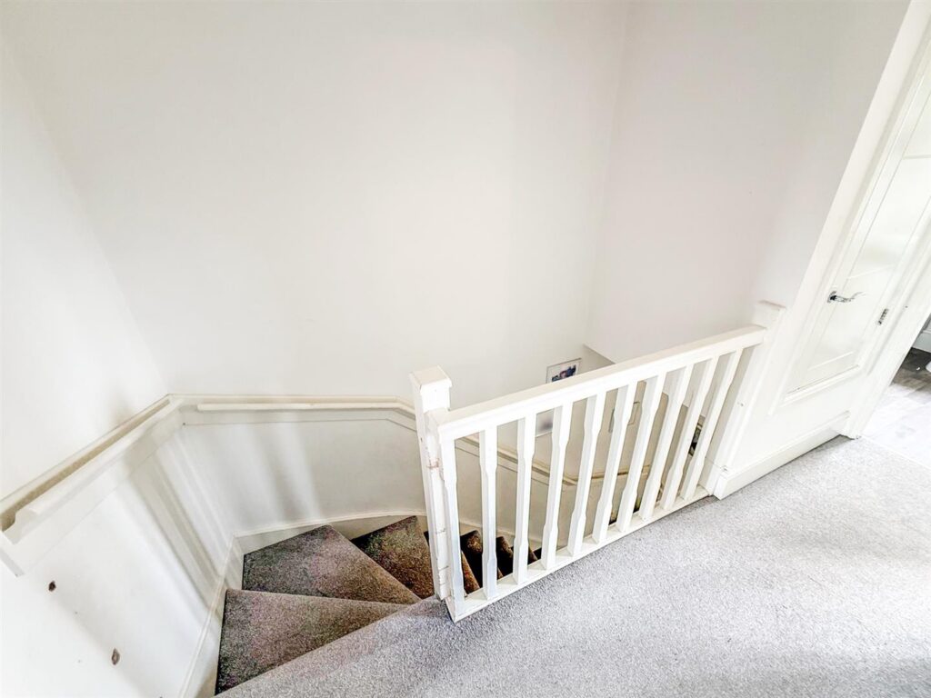 Lovett Place, Gobowen, Oswestry photo 9