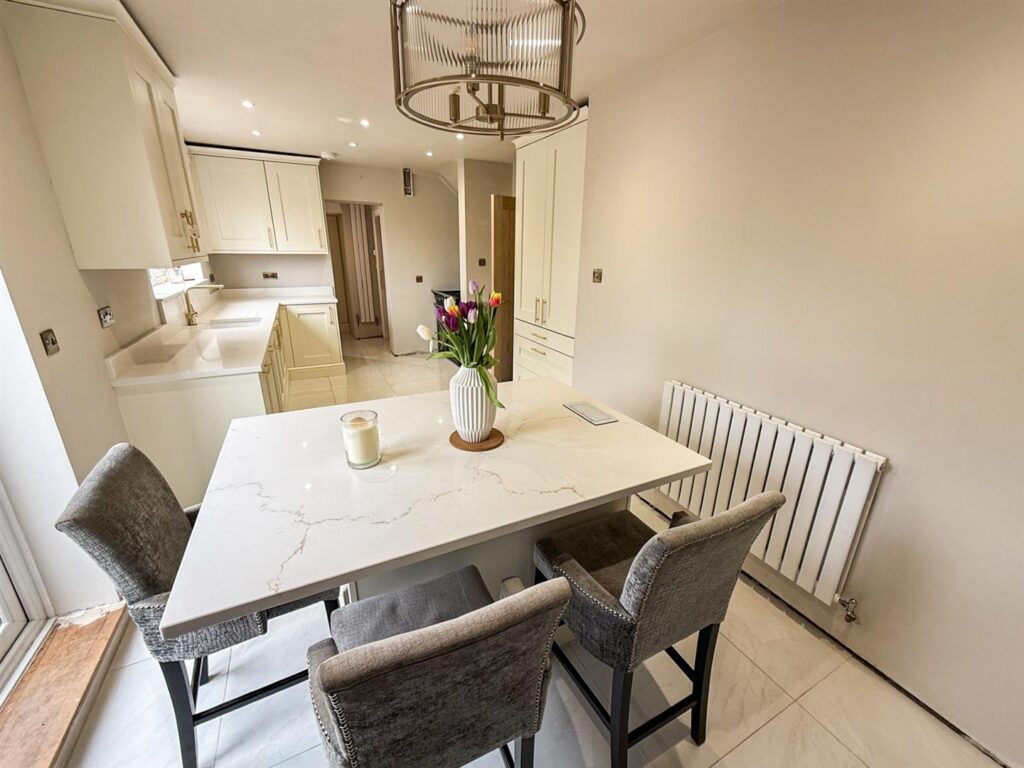 Hawthorn Grove, Oswestry photo 8