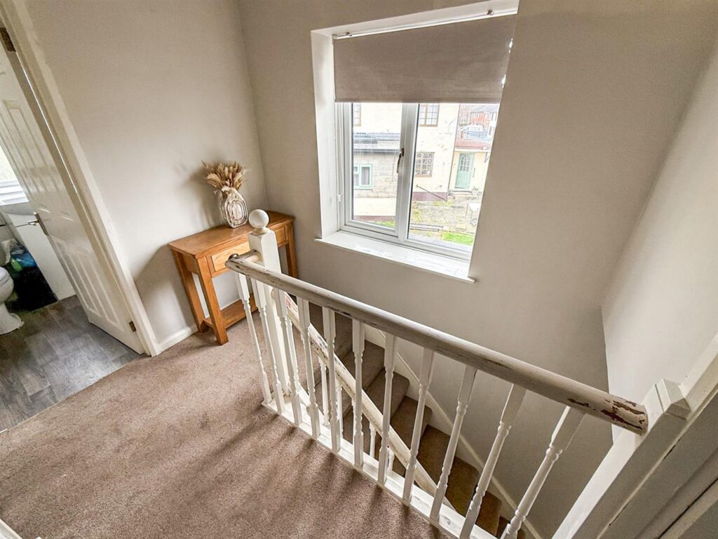 Hawthorn Grove, Oswestry photo 13