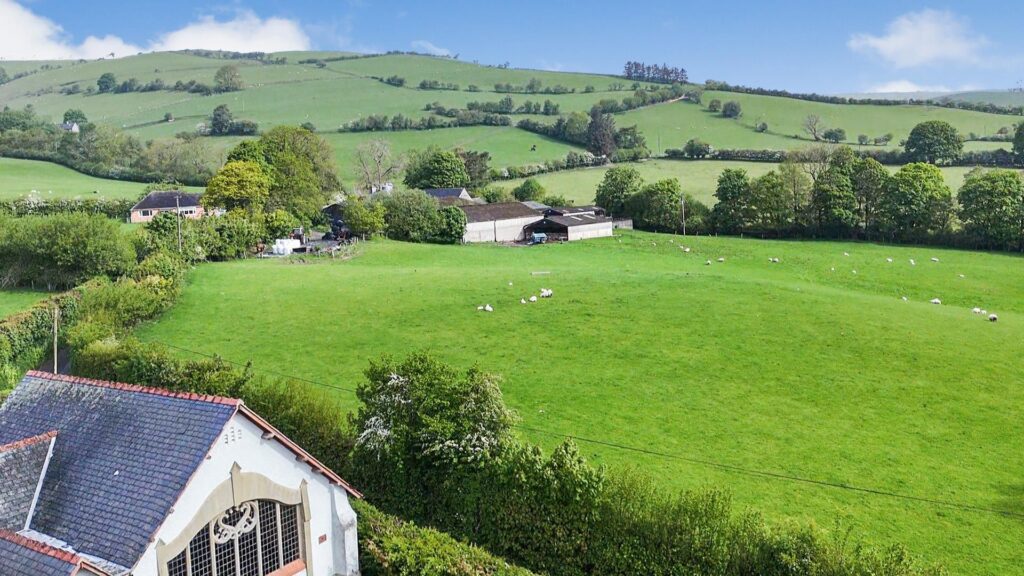 Cymdu, Llanrhaeadr Ym Mochnant photo 40