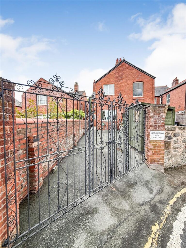 Ferrers Road, Oswestry photo 23