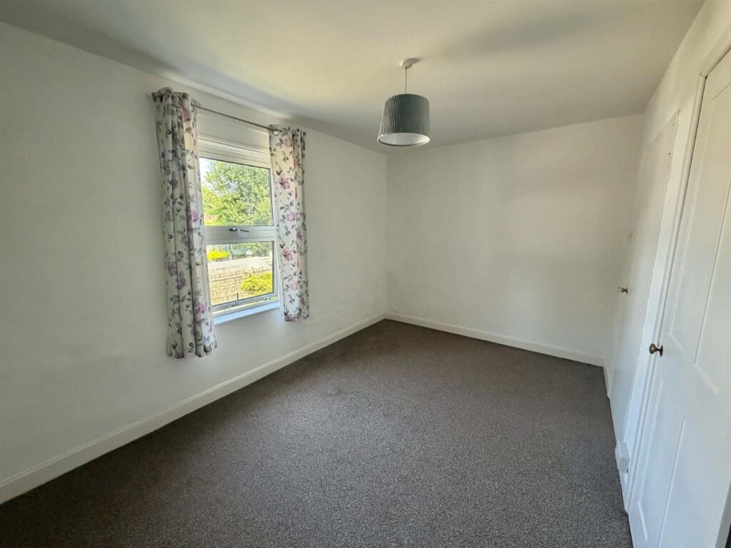 Brynhafod Road, Oswestry photo 11