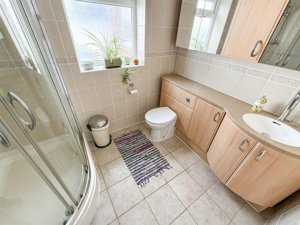 Perry Road, Gobowen, Oswestry photo 13