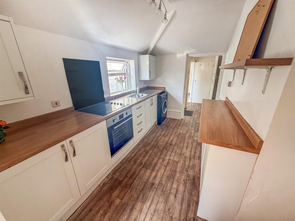 Brynhafod Road, Oswestry photo 2