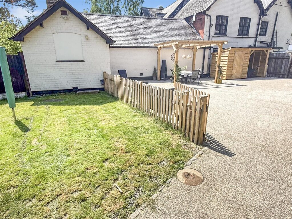 Market Square, Llanrhaeadr YM photo 22
