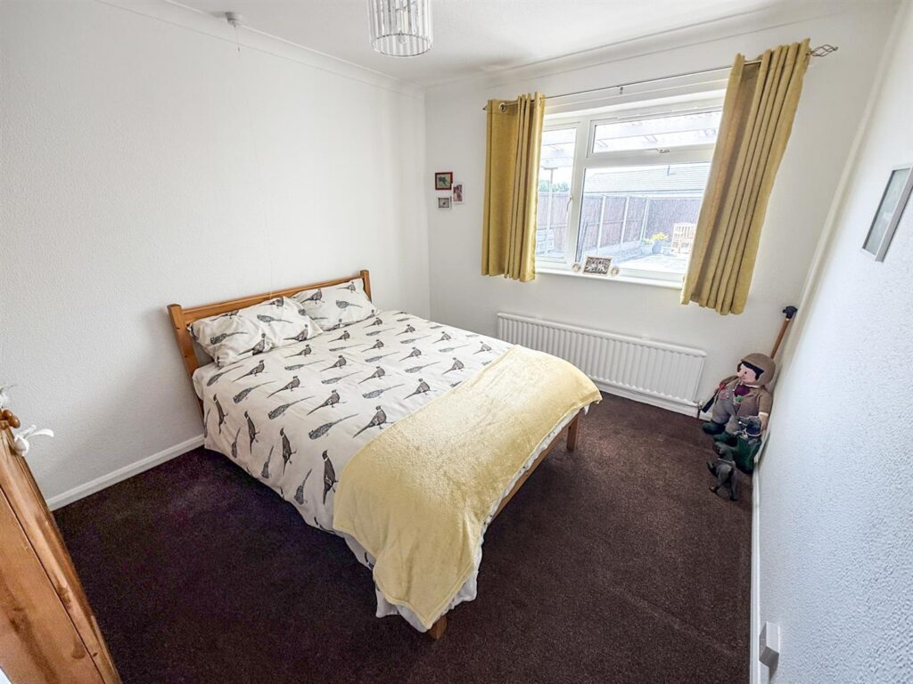 Hampton Road, Oswestry photo 7