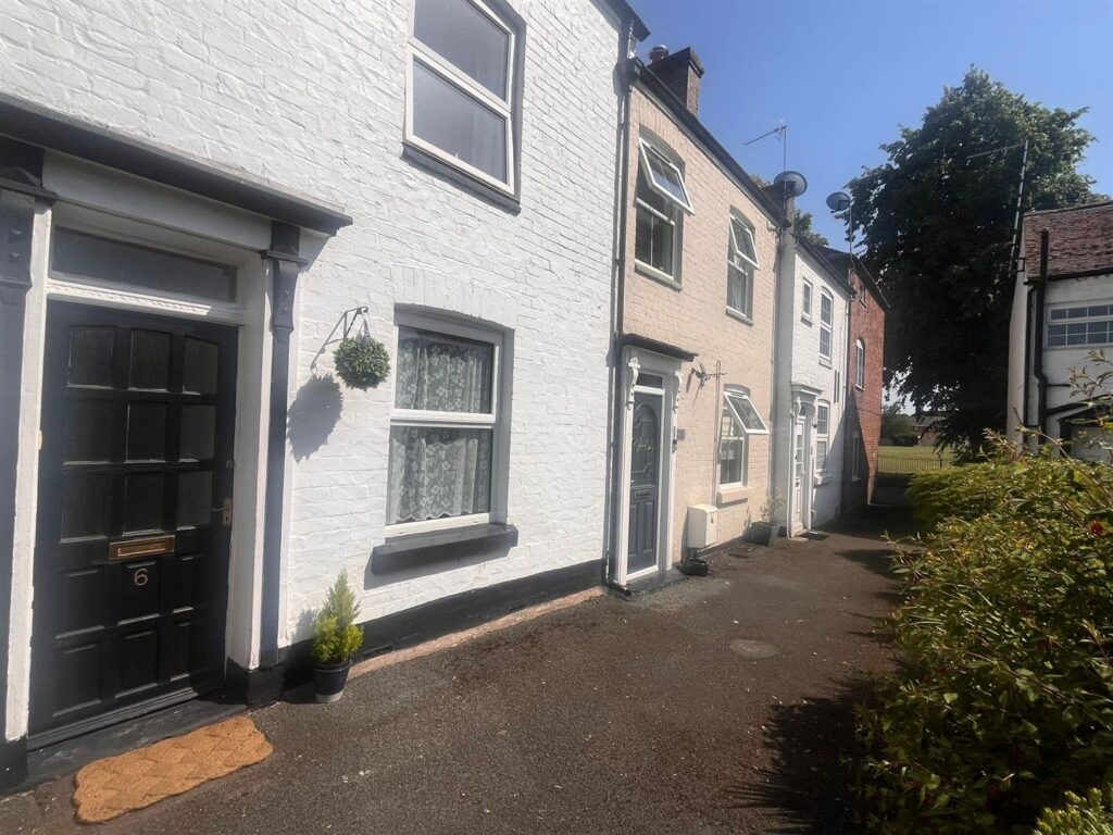 Brynhafod Road, Oswestry photo 1