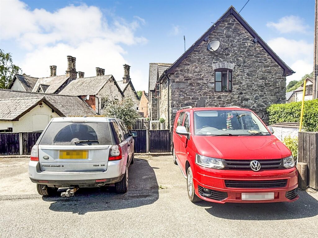 Market Square, Llanrhaeadr YM photo 25