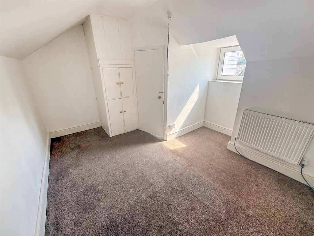 Brynhafod Road, Oswestry photo 12