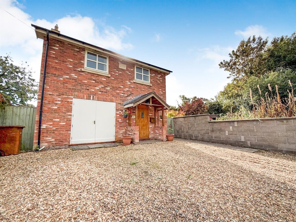 Moors Lane, St Martins photo 1