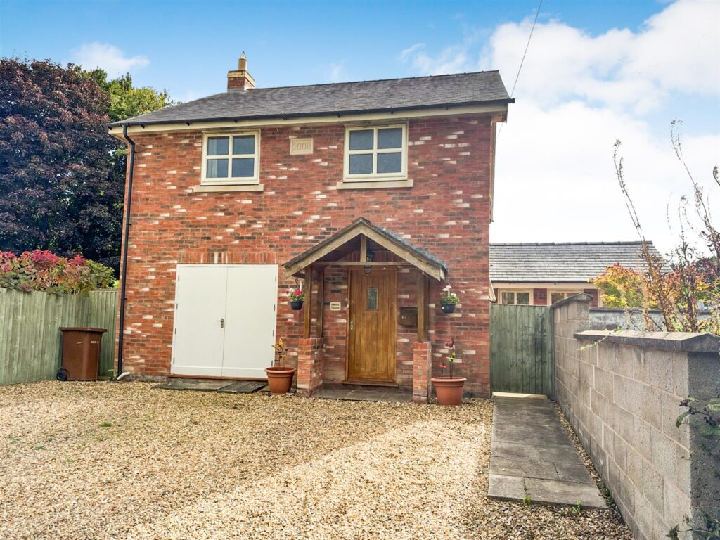 Moors Lane, St Martins photo 15