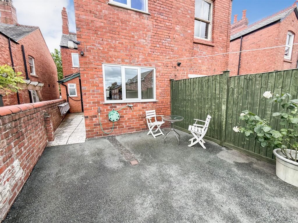Ferrers Road, Oswestry photo 5