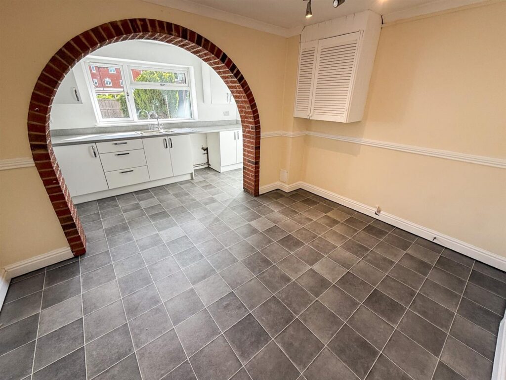 Middleton Close, Oswestry photo 5