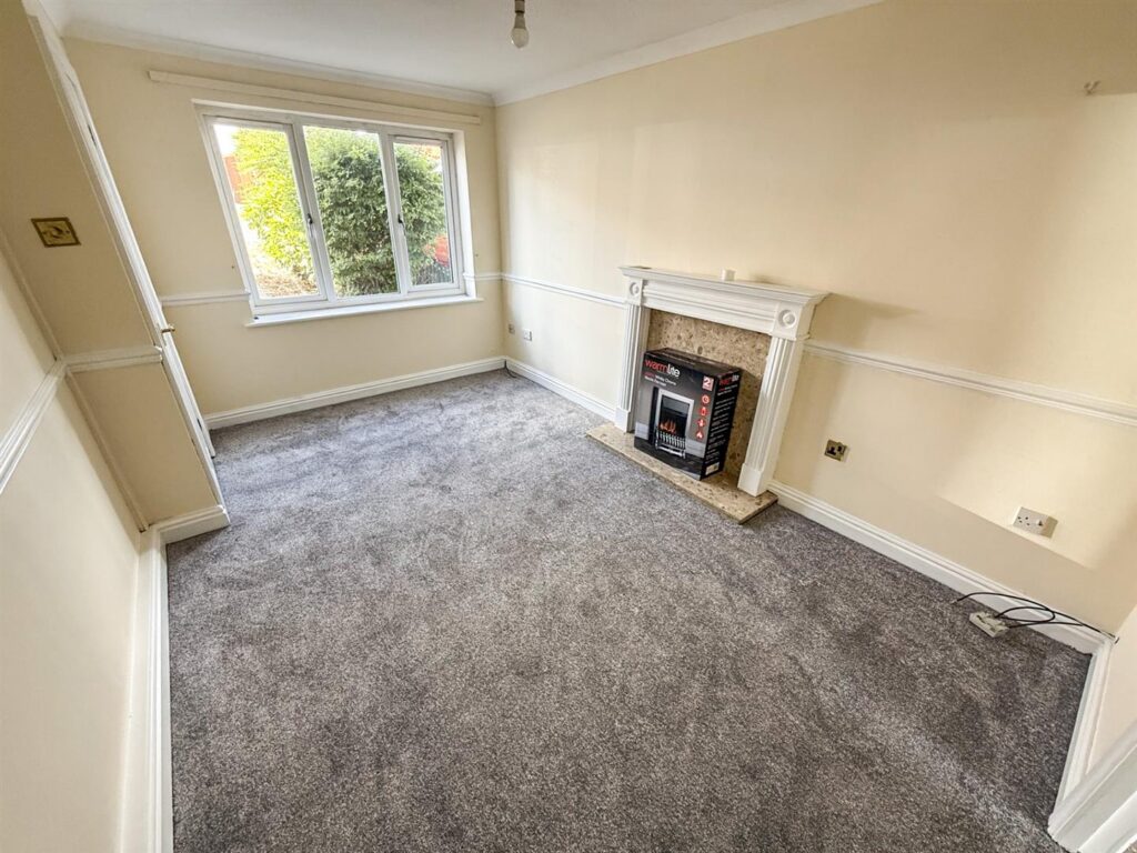 Middleton Close, Oswestry photo 4