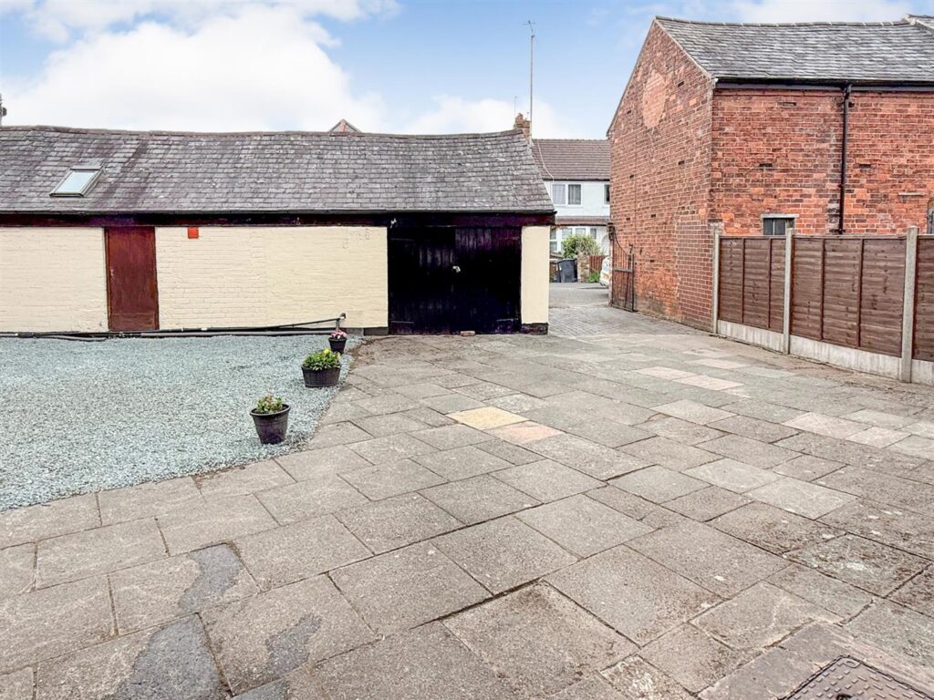 Fairfield House, Old St Martins Road, Gobowen photo 8