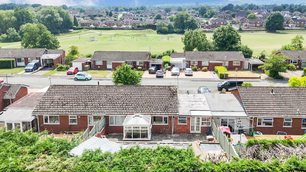 Perry Road, Rhewl, Gobowen, Oswestry photo 5