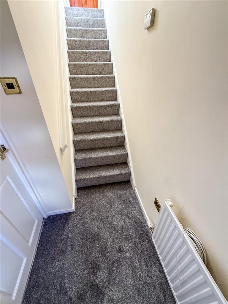 Middleton Close, Oswestry photo 6