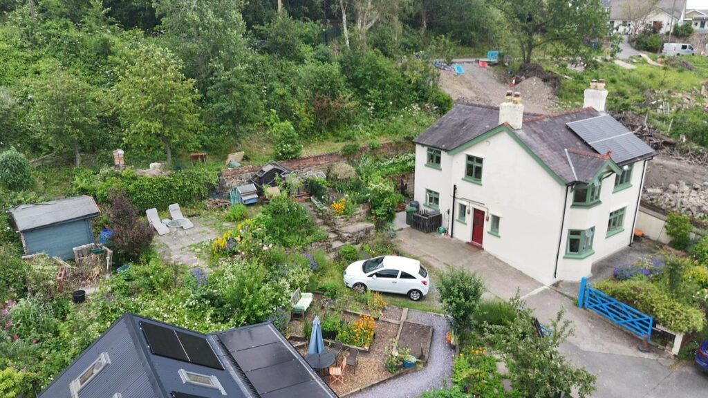 Russell Street, Cefn Mawr, Wrexham photo 31
