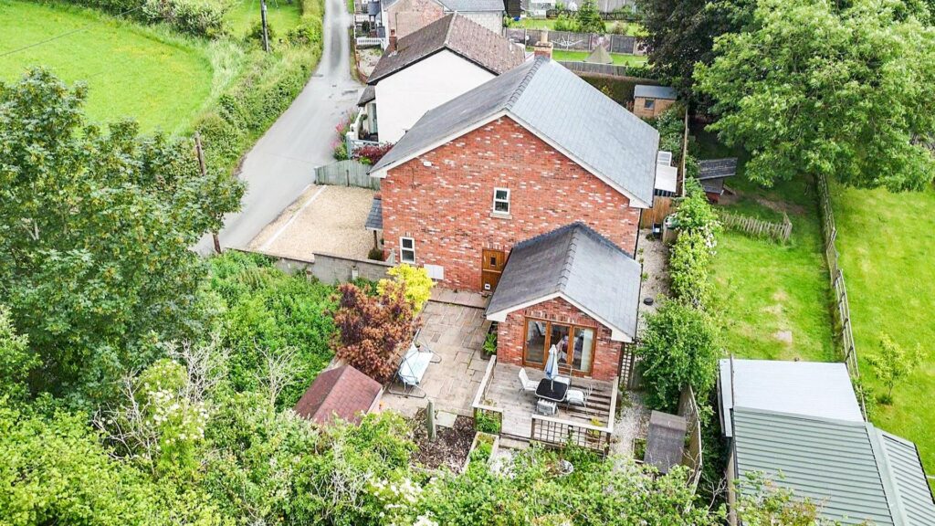 Moors Lane, St Martins photo 5