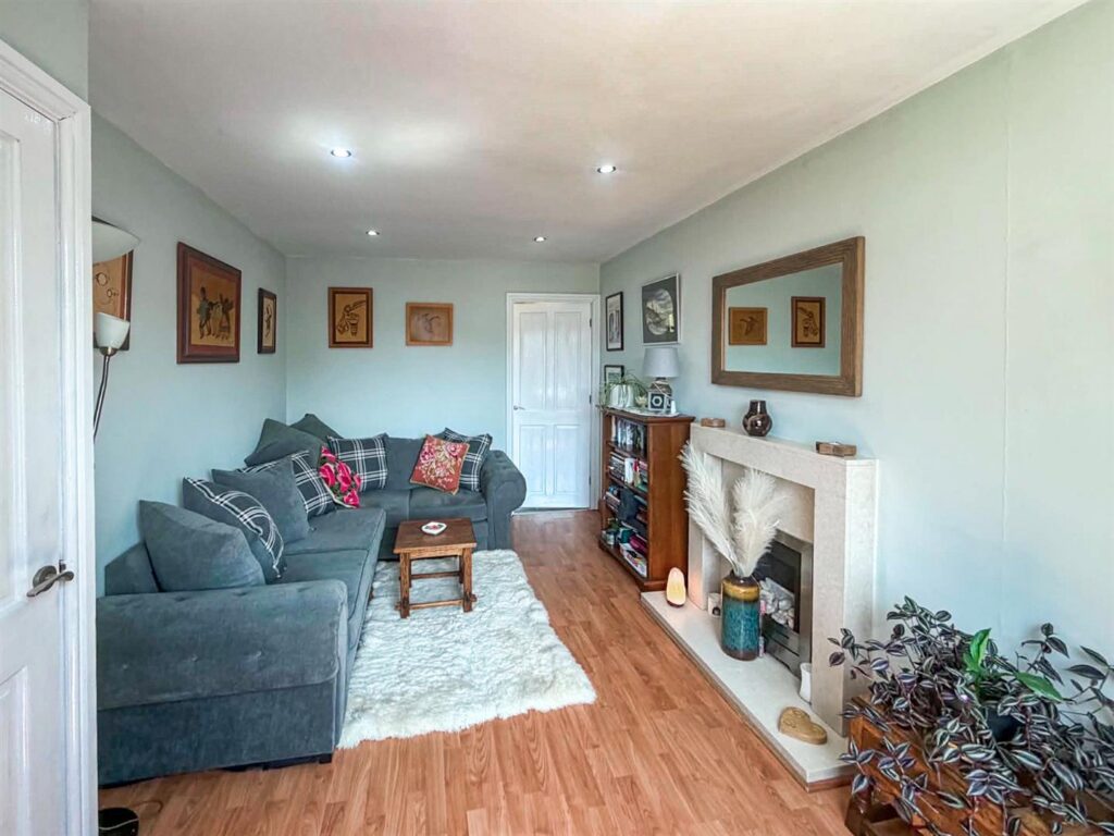 Middleton Road, Oswestry photo 5
