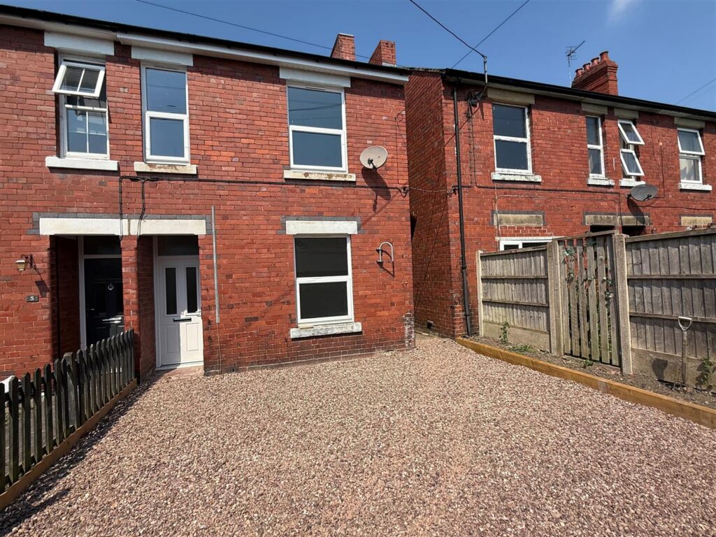 New Road, Gobowen, Oswestry photo 1