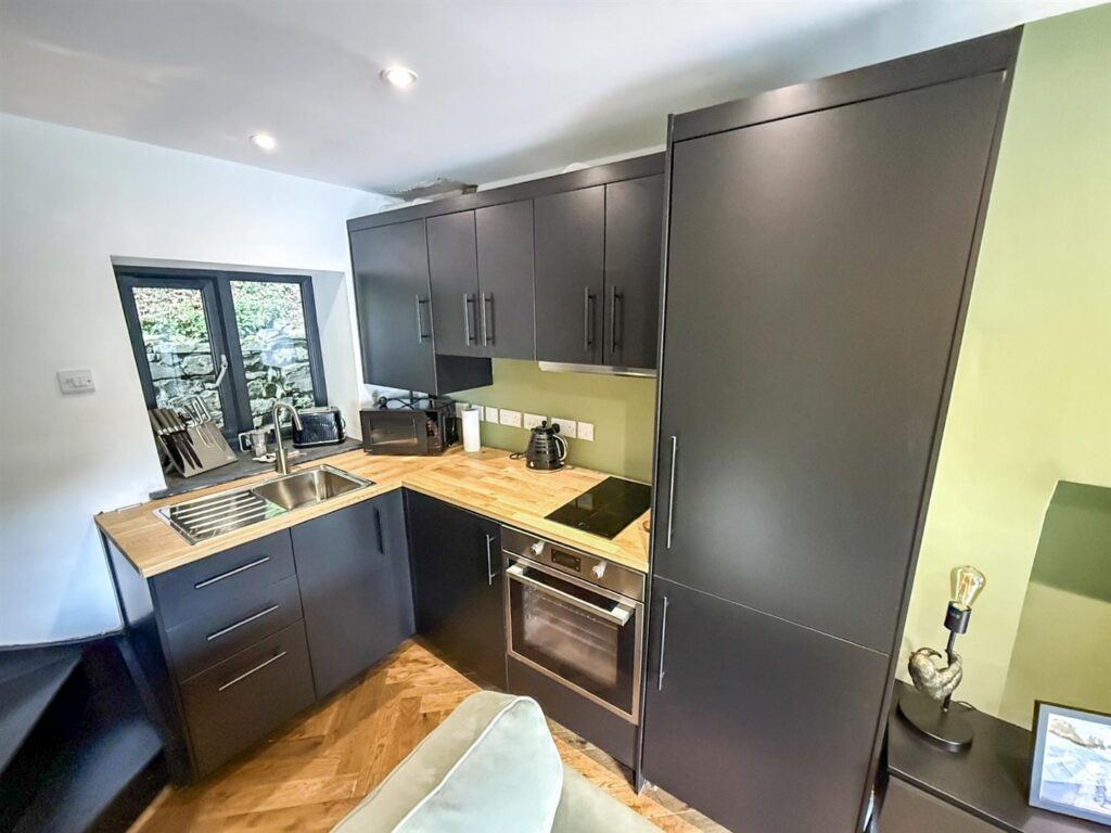 Aberteirw Terrace, Pandy, Llangollen photo 2