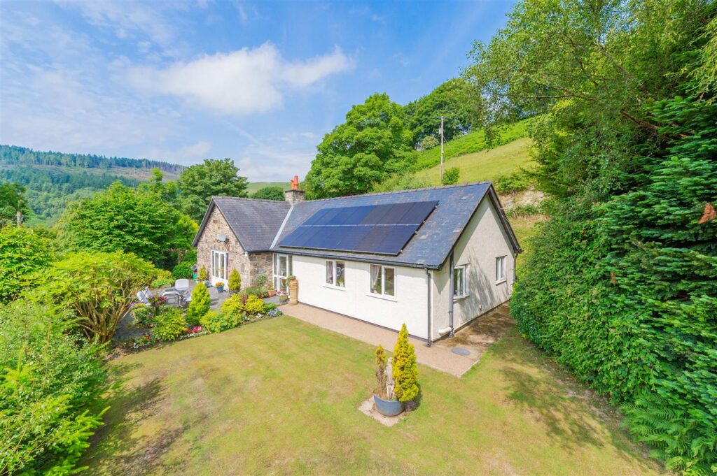 Hirnant, Penybontfawr, Oswestry photo 5