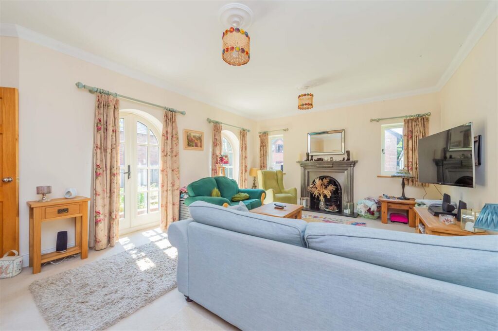 Baytree Close, St Martins photo 13