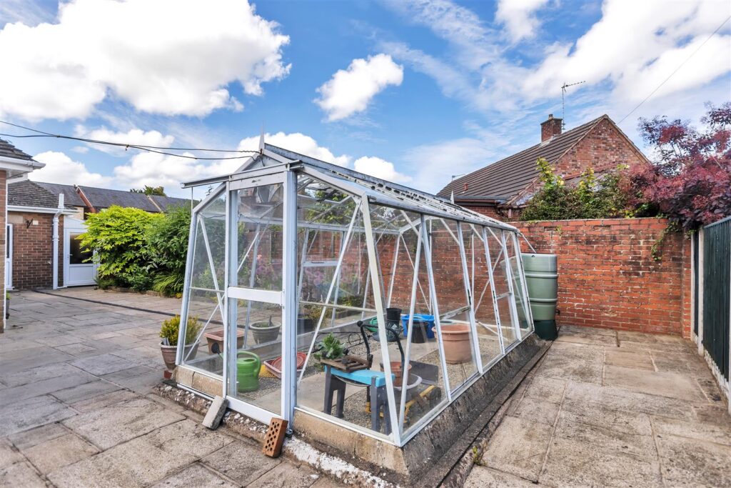 Off Weston Avenue, Oswestry photo 24