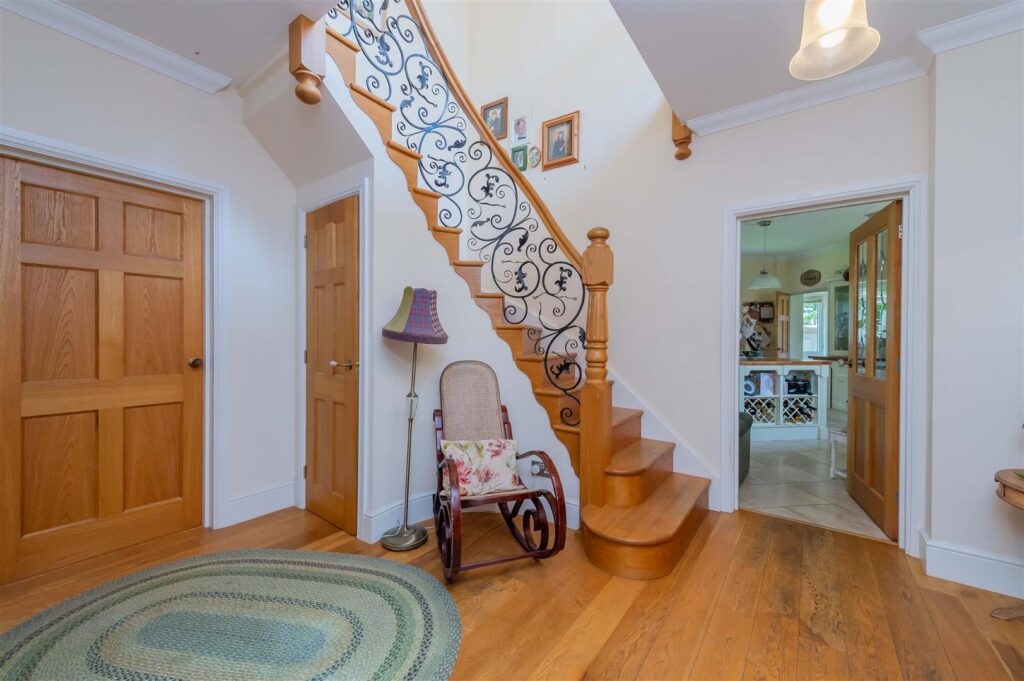 Baytree Close, St Martins photo 14