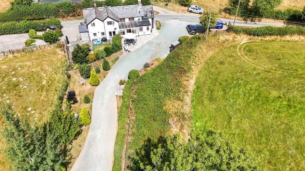 Llanfair Caereinion photo 20