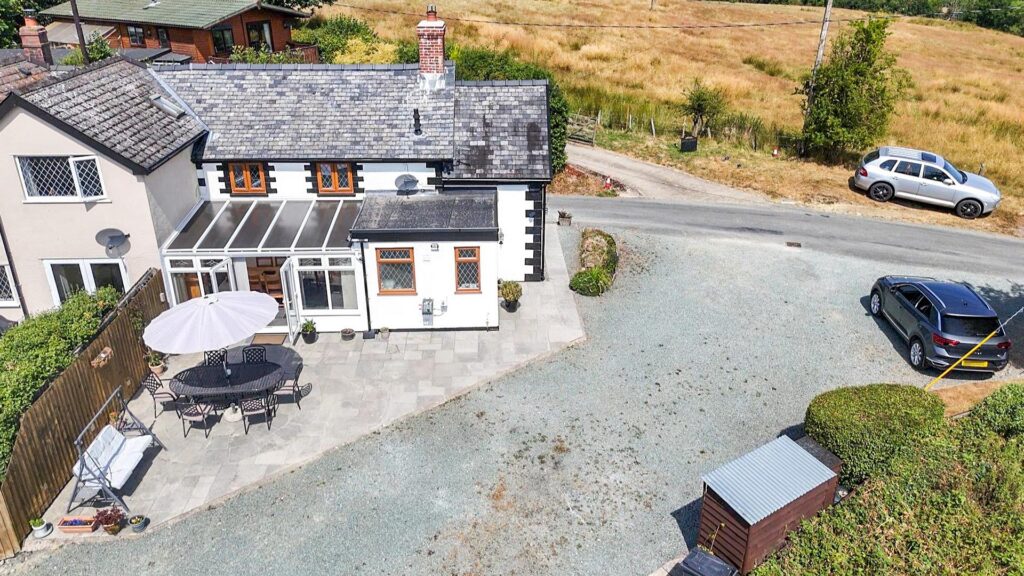 Llanfair Caereinion photo 23