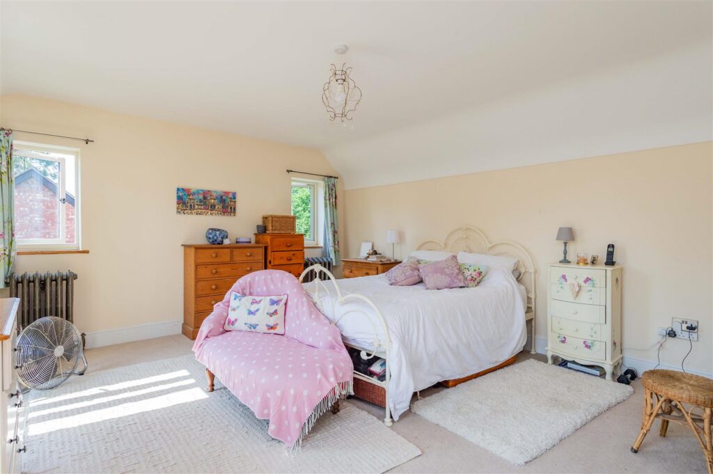 Baytree Close, St Martins photo 23