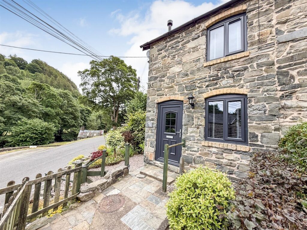 Aberteirw Terrace, Pandy, Llangollen photo 6