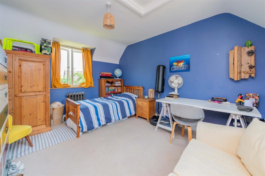 Baytree Close, St Martins photo 28