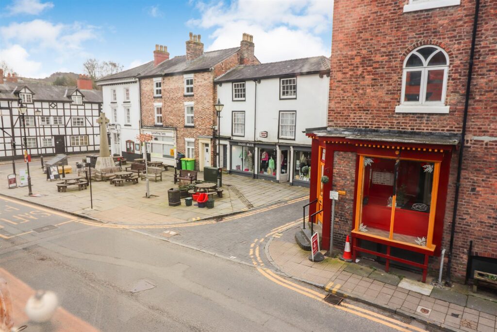 High Street, Llanfyllin photo 22