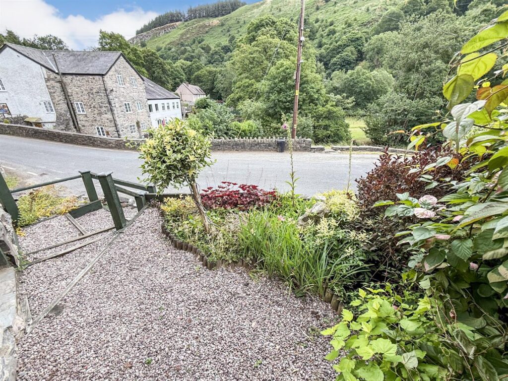 Aberteirw Terrace, Pandy, Llangollen photo 18