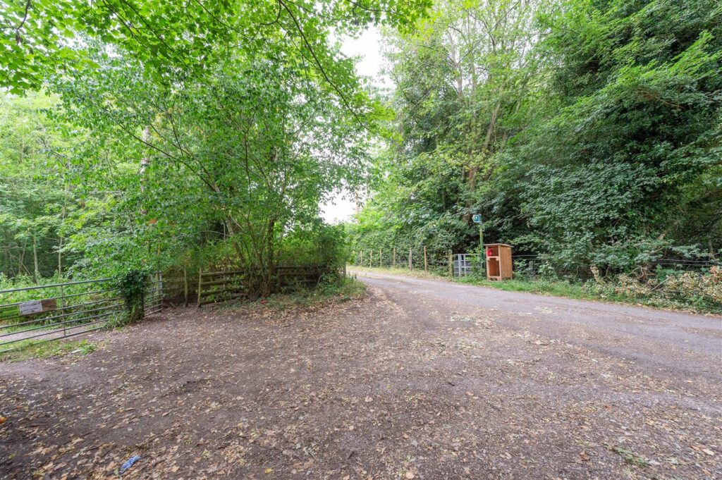 Forest Hills, Chirk photo 40